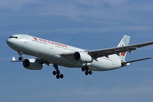 Air Canada A330-300 C-GHKW_1