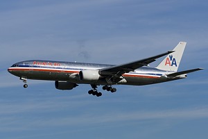 American Airlines B777-200 N772AN_1