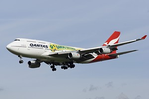 Qantas B747-400 VH-OJS_1
