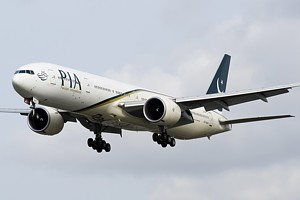 PIA B777-300 AP-BHV_1