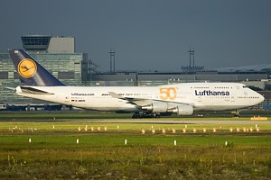 Lufthansa B747-400 D-ABVH_1