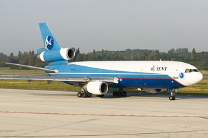 Avient DC-10-30 Z-ALT_1