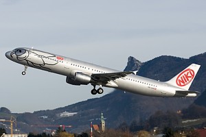 FlyNiki A321 OE-LES_1