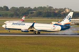 SunExpress B737-800 TC-SNR_1