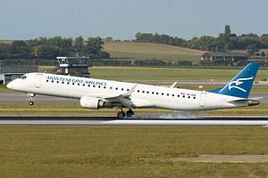 Montenegro Airlines ERJ-190 4O-AOA_1