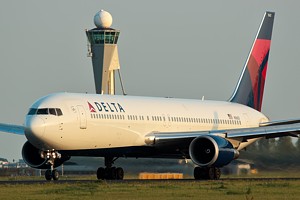 Delta Air Lines B767-300 N1603_1