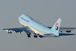 Korean Air Cargo take off_1