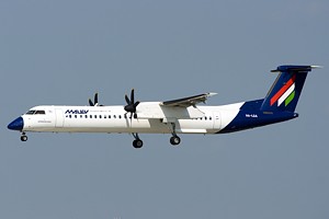 Malev Dash 8-Q400 HA-LQA_1