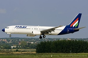 Malev B737-800 HA-LOK_1