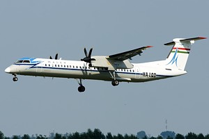 Malev Dash 8-Q400 HA-LQD_1
