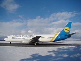 B737-400 UR-GAV_1