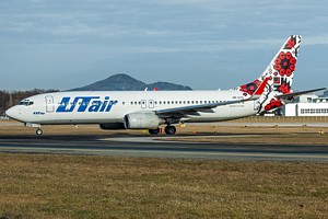 UTair Ukraine B737 UR-UTQ_1