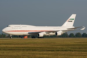 Dubai Air Wing Boeing 747-400 A6-COM