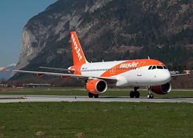 EasyJet A319 G-EZGI