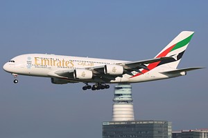 Emirates A380 A6-EDZ