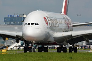 Emirates Airbus A380 A6-EES