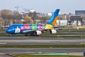 Emirates Airbus A380 A6-EEW