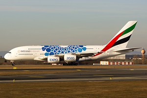 Emirates Airbus A380 A6-EOQ