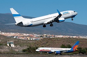 Enter Air Boeing 737 SP-ENU