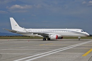 ERJ190ECJ Air One Aviation VT-AOP_1