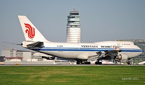 Boeing 747-400F Air China Cargo B-2458_1
