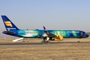 Icelandair Boeing 757-200 TF-FIU