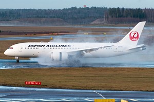 JAL B787-8 JA839J
