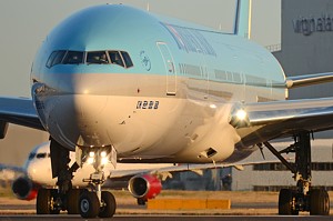 Korean Air B777-300ER HL8275