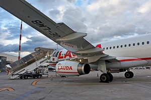 Laudamotion Airbus A320 OE-LMB