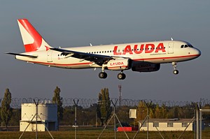 Laudamotion Airbus A320 OE-LOW