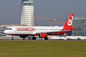 Laudamotion Airbus A321 OE-LCJ