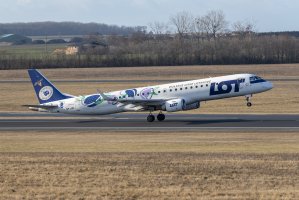 LOT Embraer ERJ-195 SP-LNC