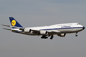 Luthansa Retrojet B747-8 D-ABYT 