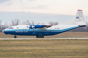 Motor Sich Antonov An-12 UR-11819
