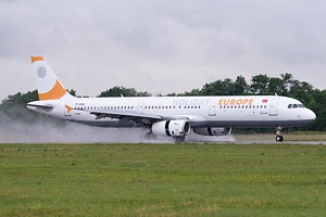 Onur Air Airbus A321 TC-OBZ