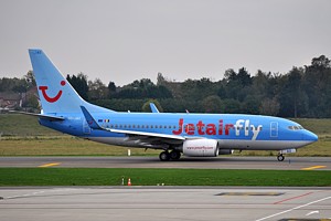 Boeing 737-700 (OO-JAO)_1