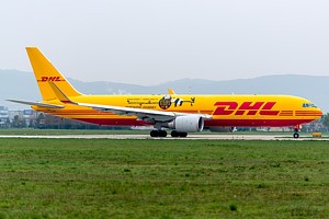 Boeing 767 DHL panda_1