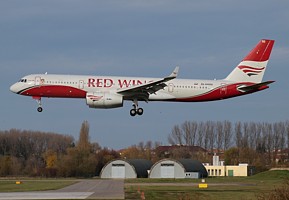 Tu-204 Red Wings
