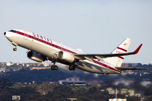Qantas Boeing 737-800 VH-VXQ