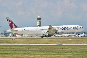 Qatar Airways Boeing 777-300 A7-BAB