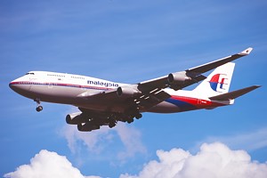 Malaysia Airlines B747-400 9M-MPE_1