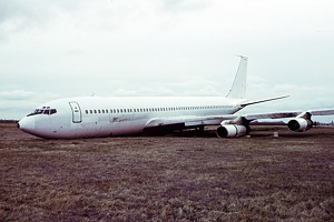 Avistar Airlines B707 9G-ROX_1
