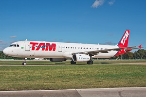TAM Airbus A321 PT-MXG
