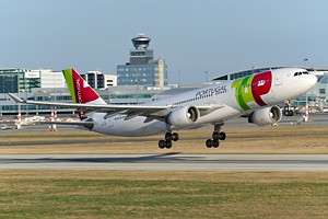 TAP Airbus A330-200 CS-TOI 