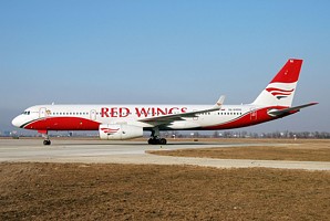 TU204 Red Wings RA-64050_1