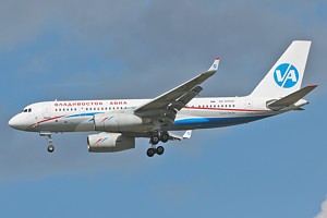 TU204-300 Vladivostok Air RA-64026_1