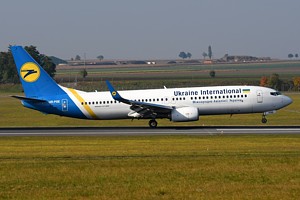 Ukraine International Airlines Boeing 737-800 UR-PSE