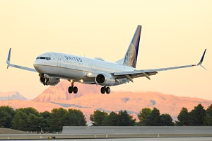 United Airlines B737-800 N16234