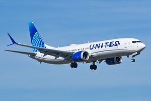 United Airlines Boeing 737MAX 9 N37527