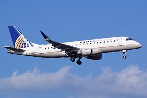United Express Embraer ERJ-175 N162SY
